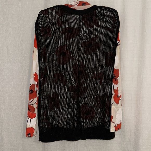 Black Sleeveless Sweater Vest - Picture 2 of 14